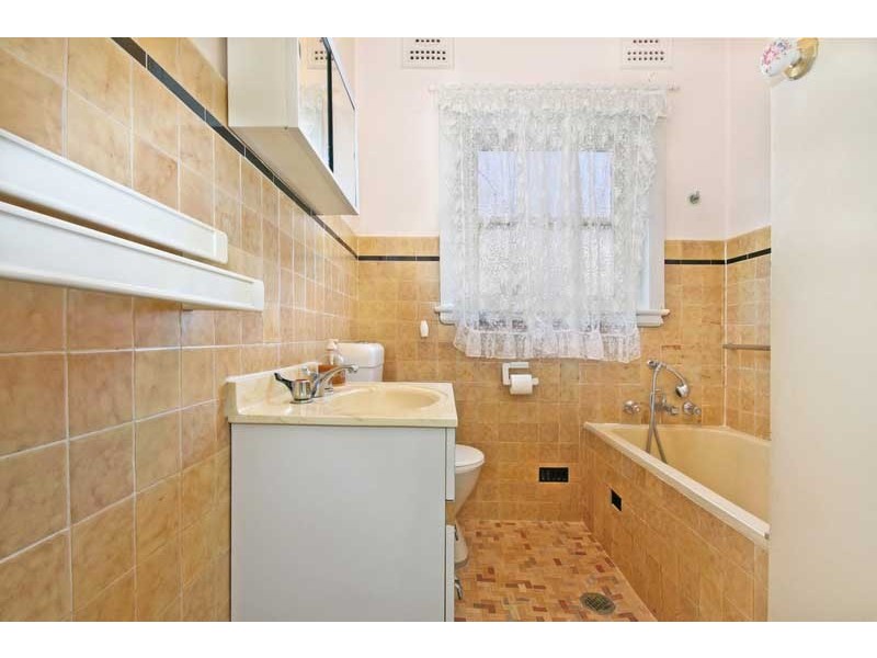 16 Britannia Avenue, Merrylands NSW 2160