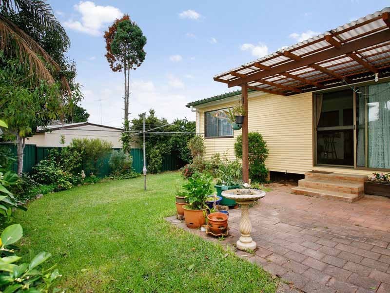12 Carnation Street, Greystanes NSW 2145
