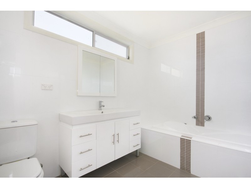 2B Hannah Way, Pemulwuy NSW 2145