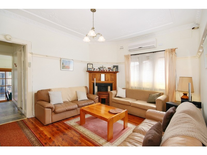 47 The Esplanade, Guildford NSW 2161