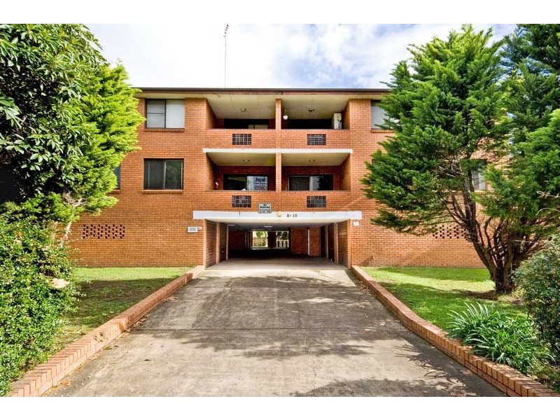 8/8 Treves Street, Merrylands NSW 2160