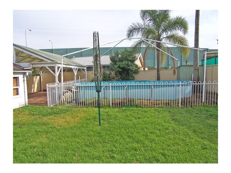 77 Warren Road, Woodpark NSW 2164