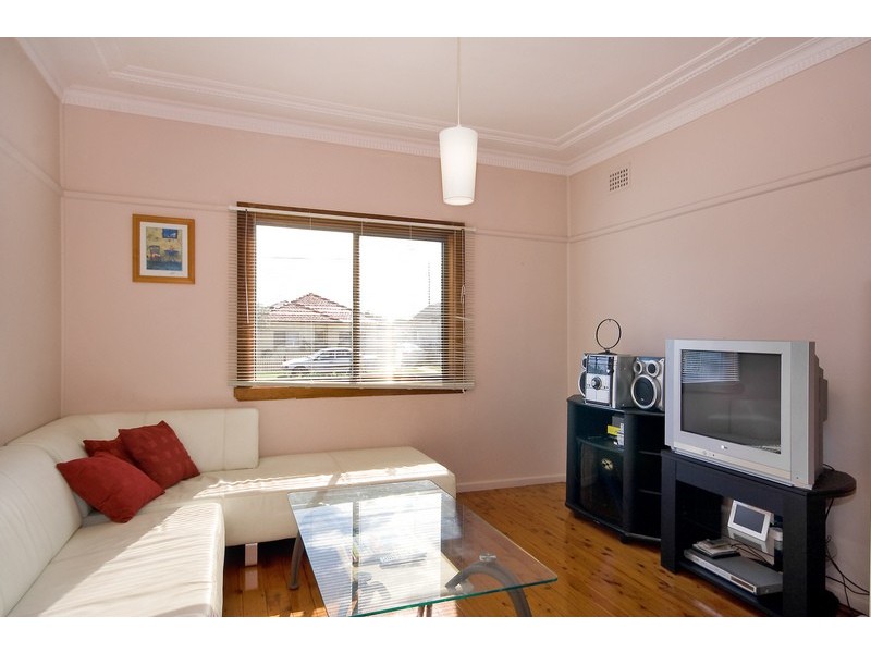 8 Wanda Street, Merrylands NSW 2160