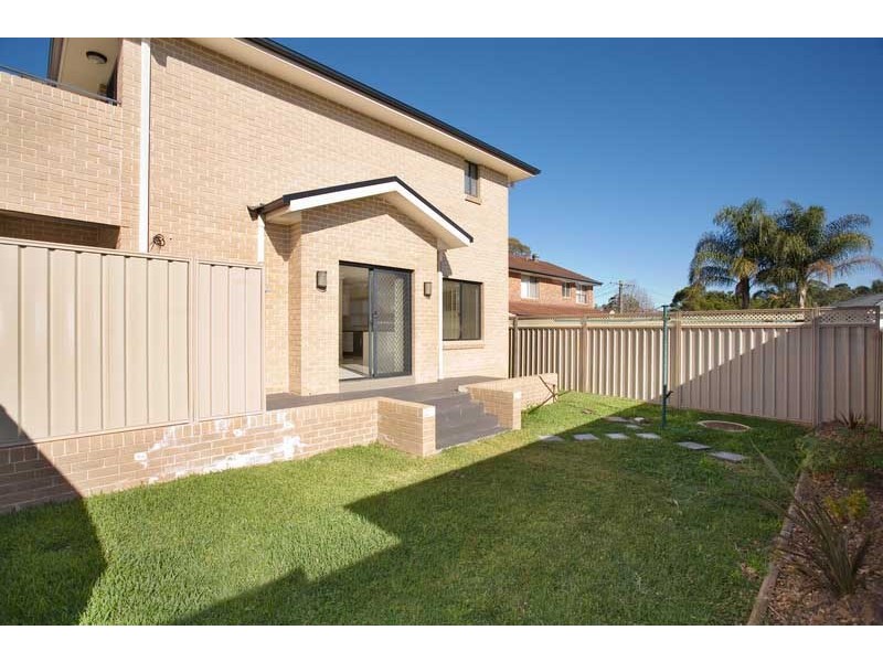 17 Ringrose Avenue, Greystanes NSW 2145