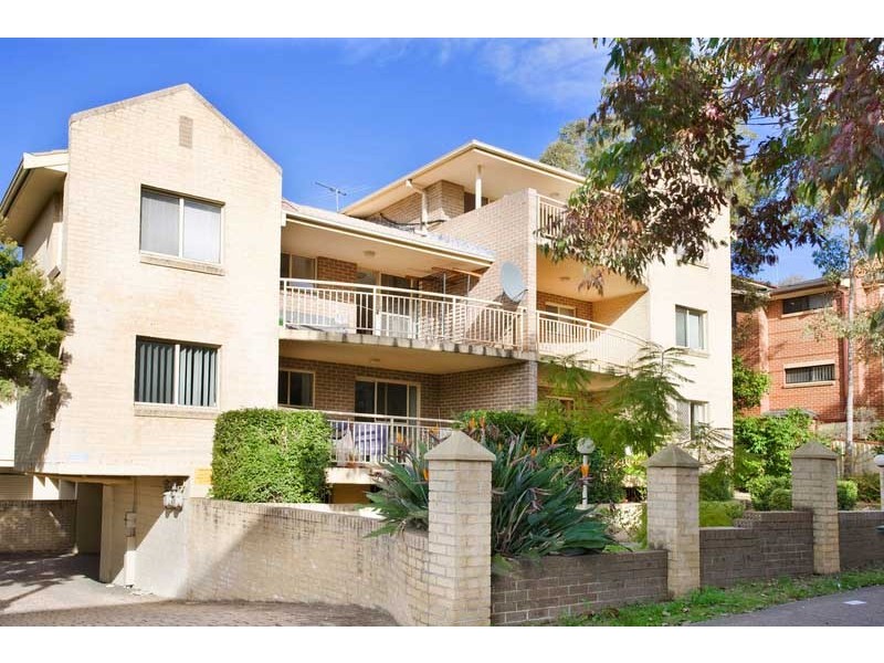 4/8 Newman Street, Merrylands NSW 2160