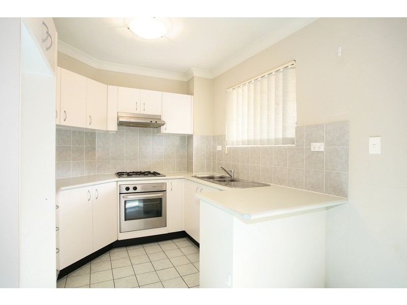 4/8 Newman Street, Merrylands NSW 2160