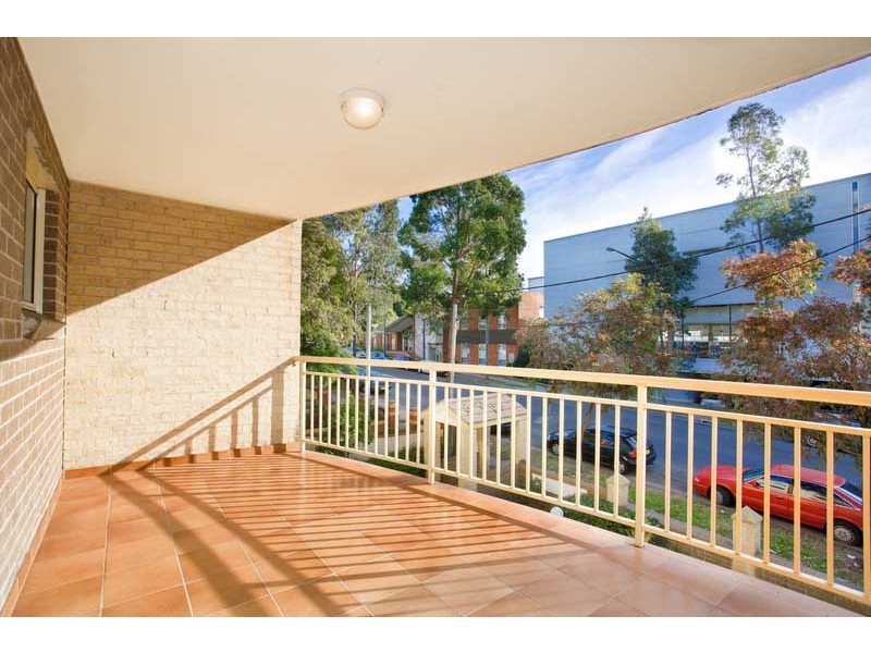 4/8 Newman Street, Merrylands NSW 2160