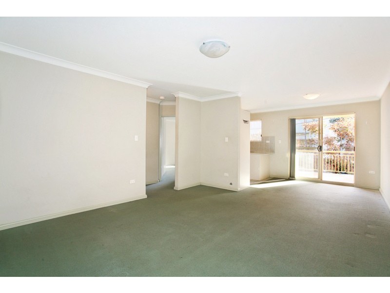 4/8 Newman Street, Merrylands NSW 2160