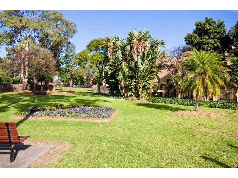 4/8 Newman Street, Merrylands NSW 2160