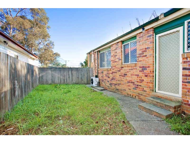 2/89 Burnett Street, Merrylands NSW 2160