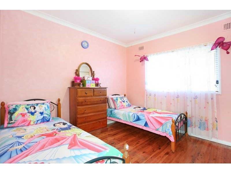 16 Eric Avenue, Merrylands NSW 2160