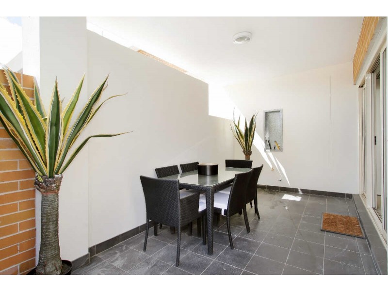 5/12  BENEDICT COURT, Holroyd NSW 2142