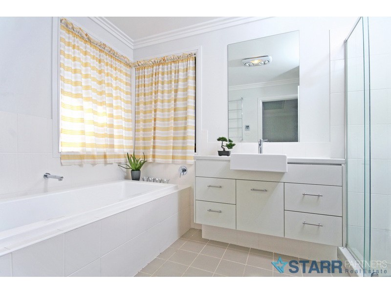 10 Cummings Avenue, Pemulwuy NSW 2145