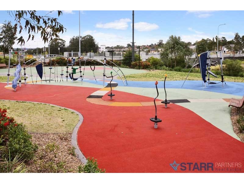 4 Burriang Way, Pemulwuy NSW 2145