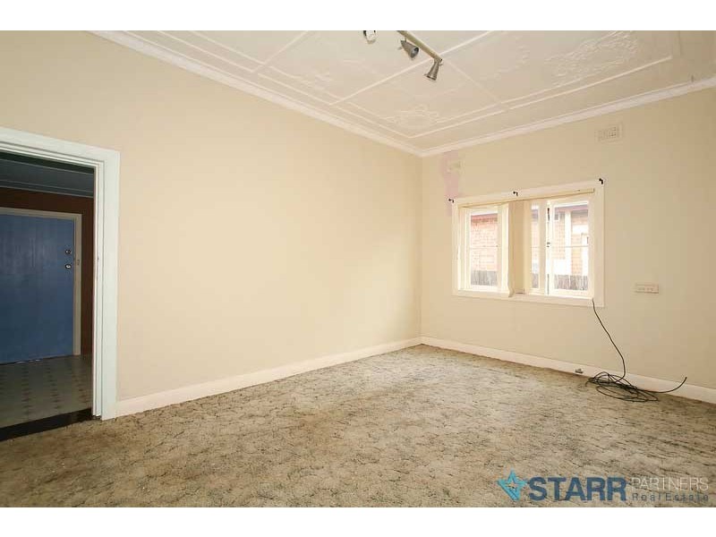 16 Albion Avenue, Merrylands NSW 2160