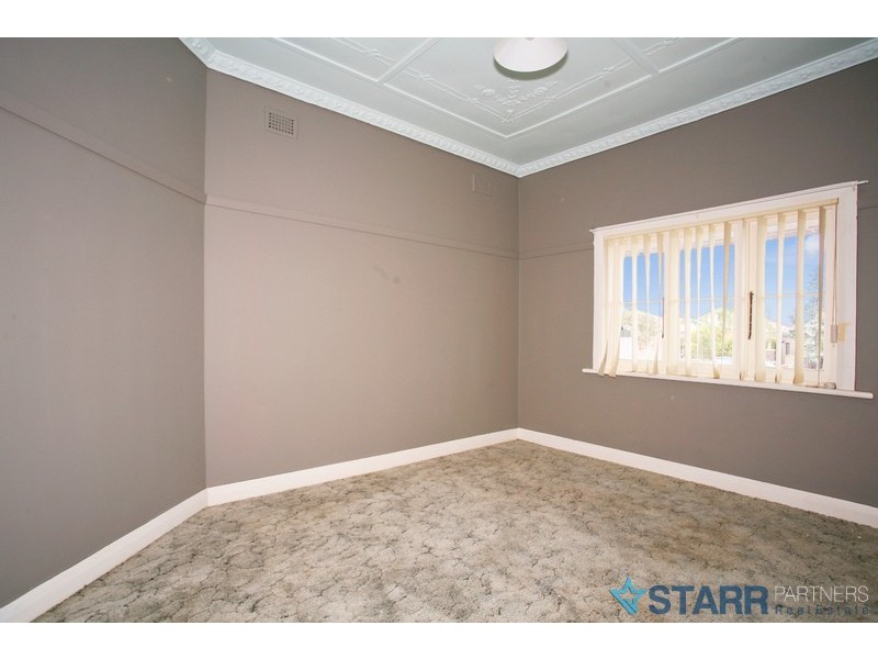 16 Albion Avenue, Merrylands NSW 2160