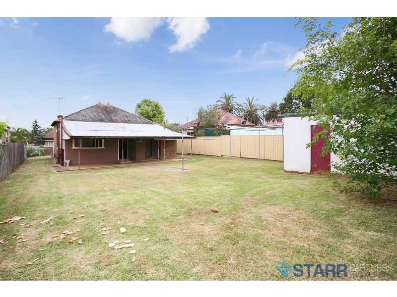 16 Albion Avenue, Merrylands NSW 2160