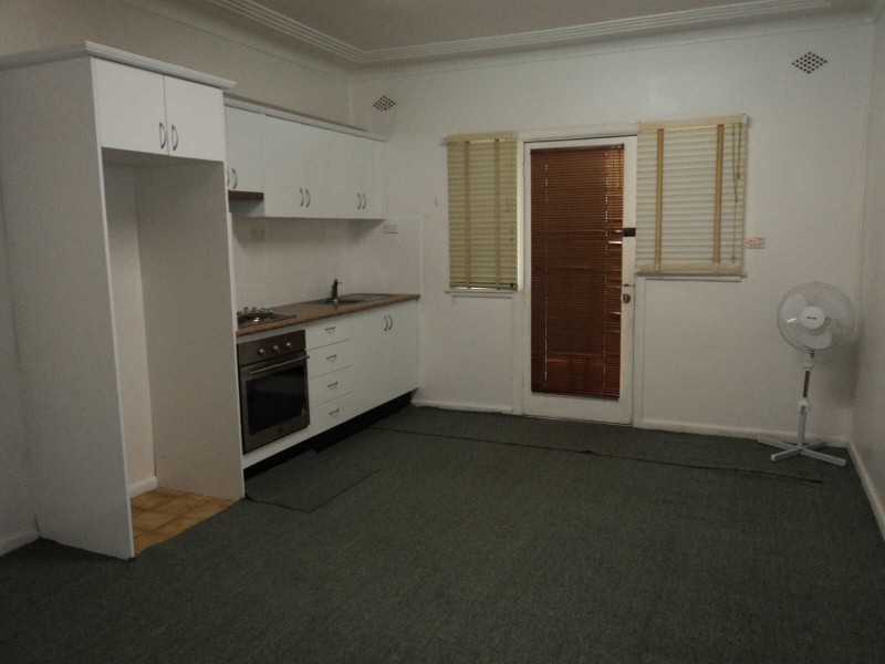 02/11  SHACKEL AVENUE, Guildford NSW 2161