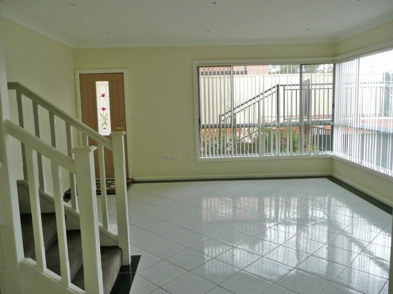 8/102  LACKEY STREET, Merrylands NSW 2160