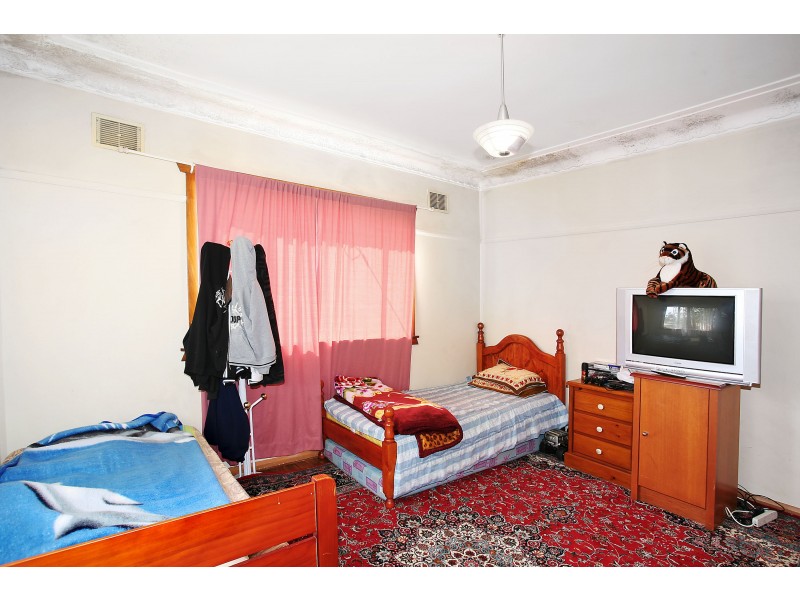 8 Haven Street, Merrylands NSW 2160