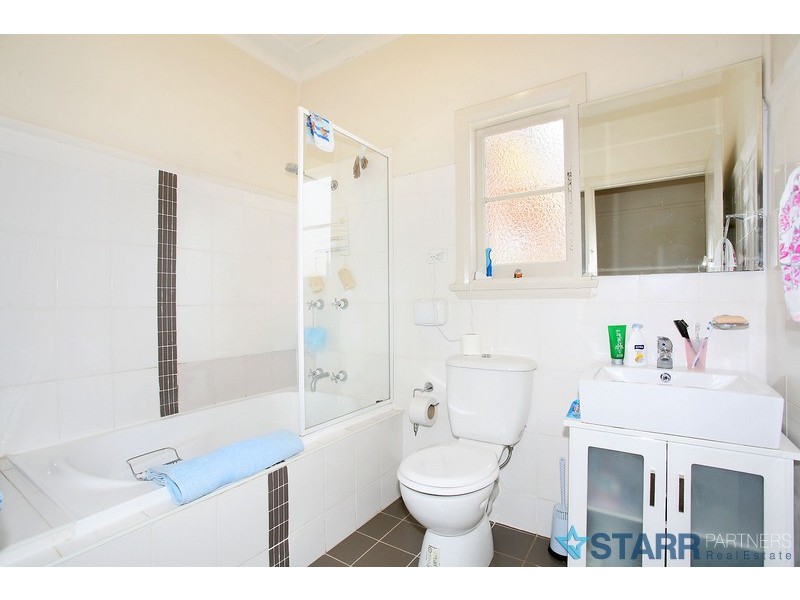 36 Kenyons Road, Merrylands NSW 2160