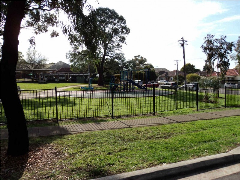 02/4  TODD STREET, Merrylands NSW 2160