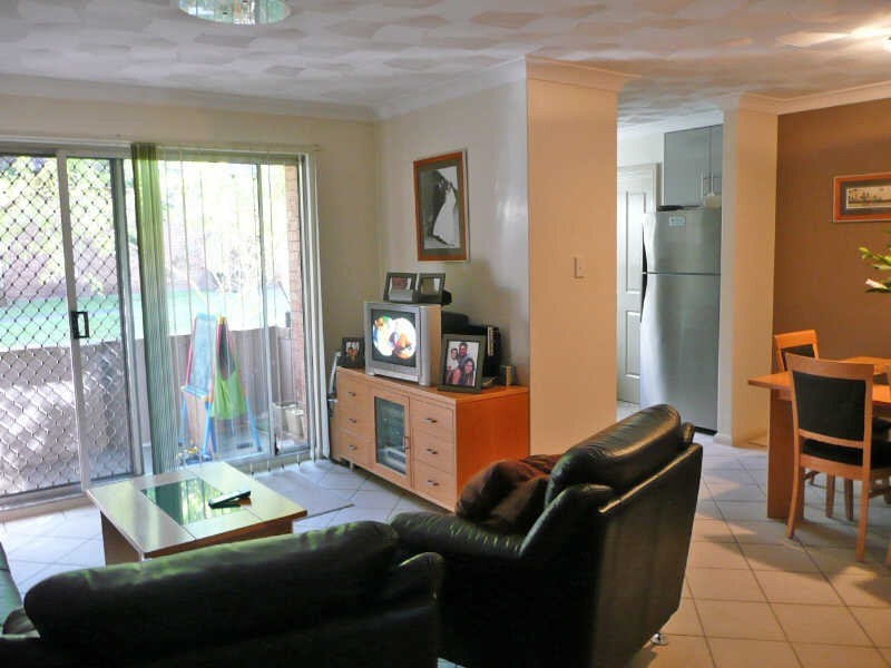 1/47  KENYONS ROAD, Merrylands NSW 2160