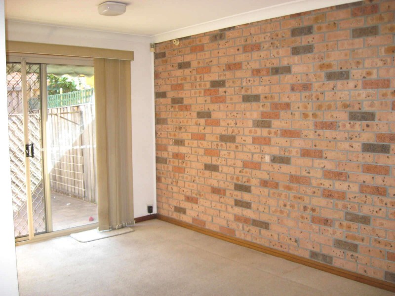 02/83  QUEEN STREET, Guildford NSW 2161