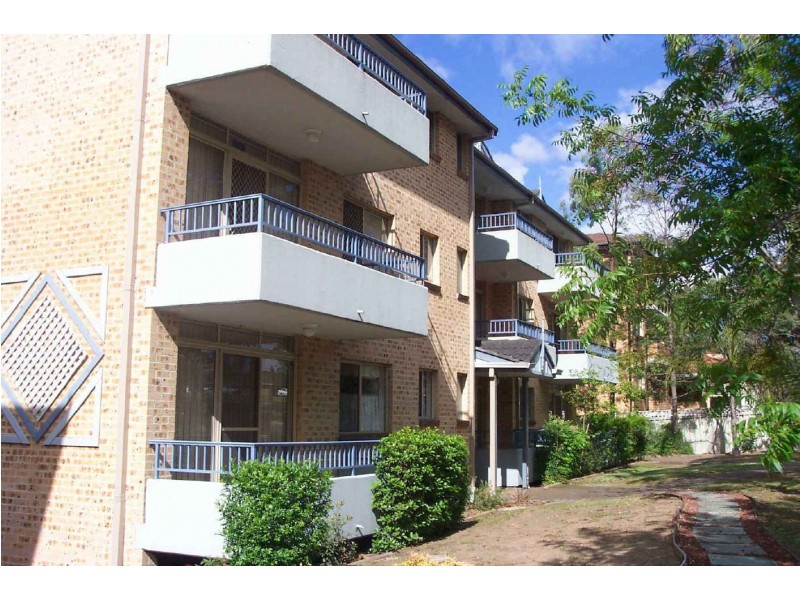 08/261  DUNMORE STREET, Pendle Hill NSW 2145