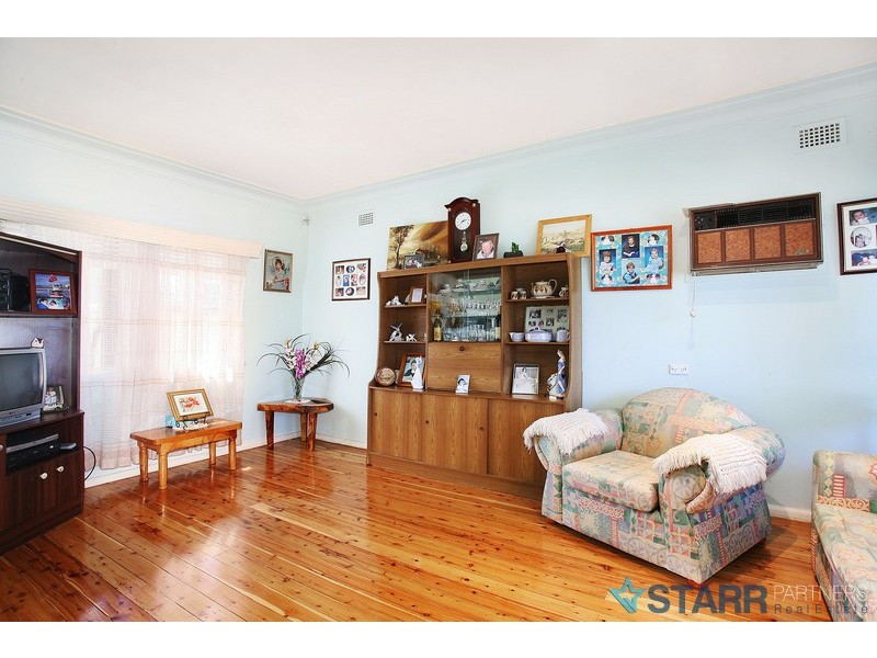 9 Iris Street, Guildford West NSW 2161