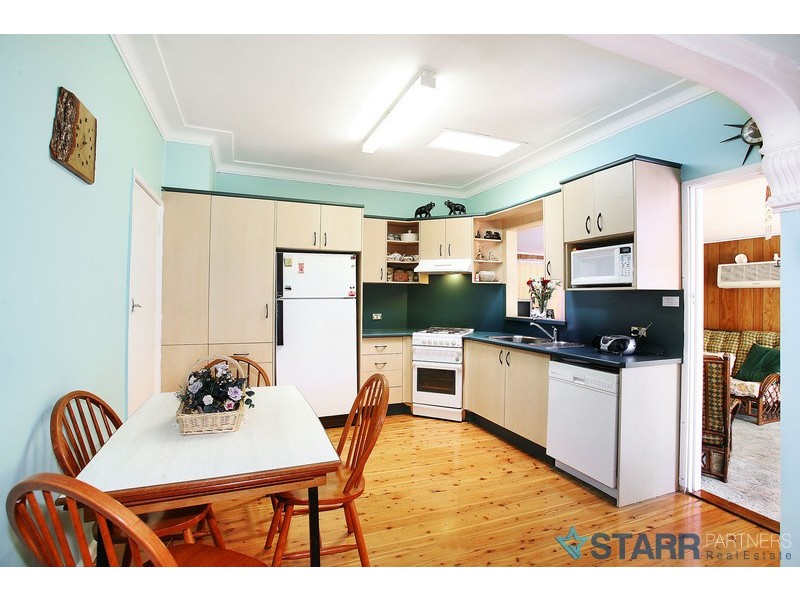 9 Iris Street, Guildford West NSW 2161