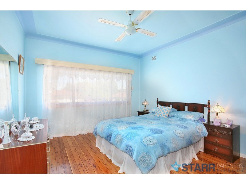 9 Iris Street, Guildford West NSW 2161