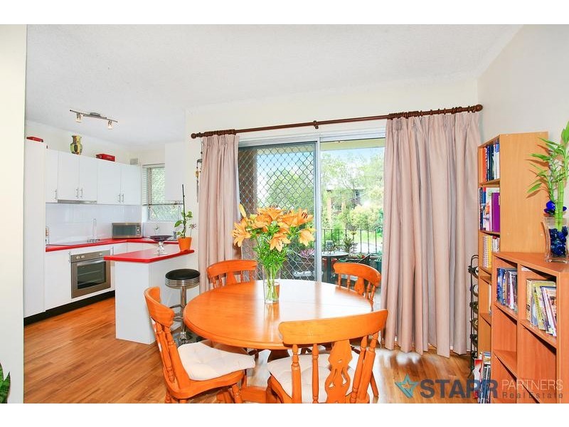 2/33 Crown Street, Granville NSW 2142