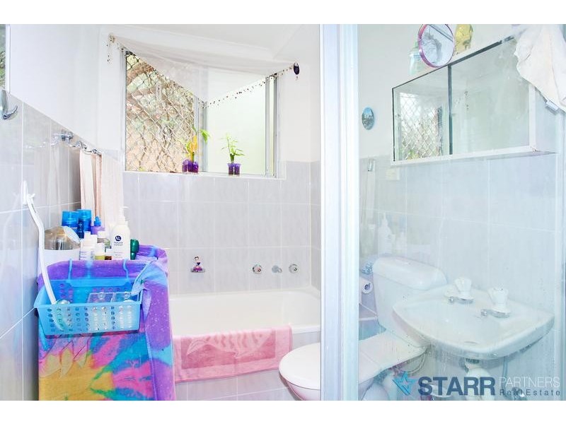 2/33 Crown Street, Granville NSW 2142