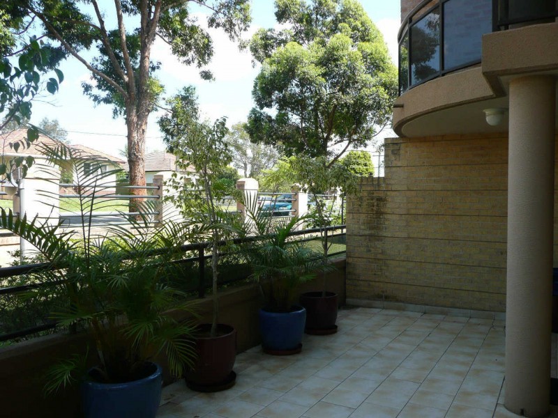27/27  ADDLESTONE ROAD, Merrylands NSW 2160