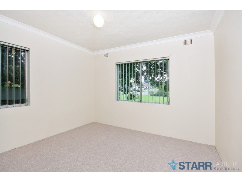 2/15 Birmingham Street, Merrylands NSW 2160