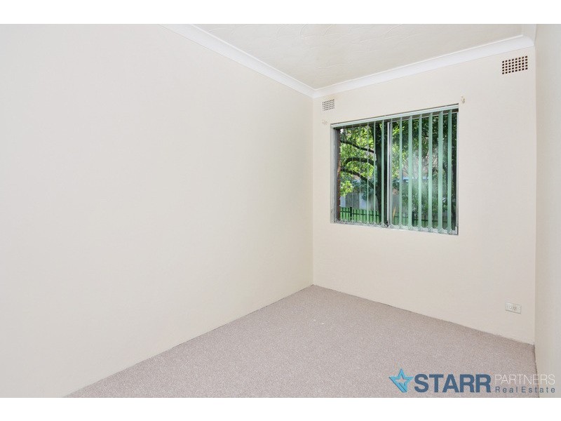 2/15 Birmingham Street, Merrylands NSW 2160