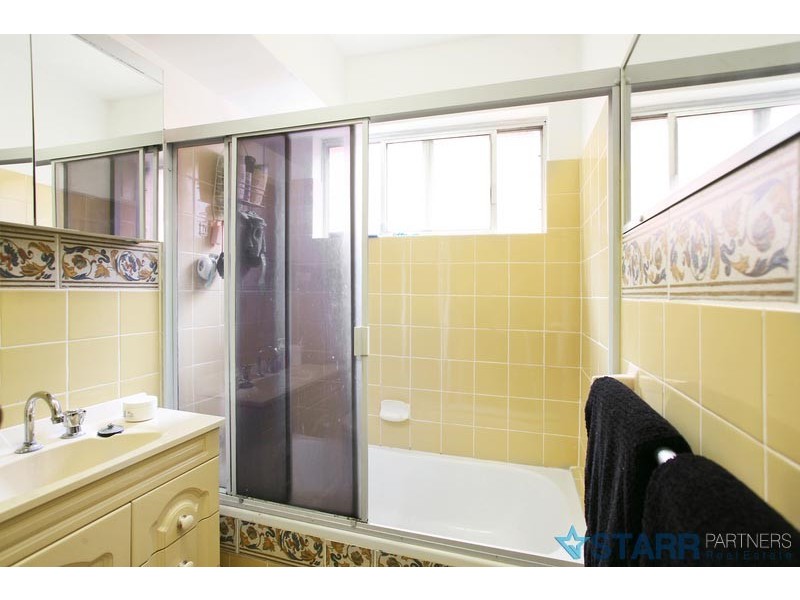 2/9 Arthur Street, Merrylands NSW 2160