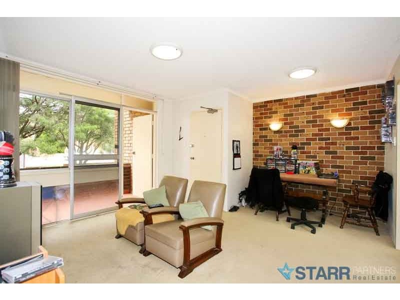 2/9 Arthur Street, Merrylands NSW 2160