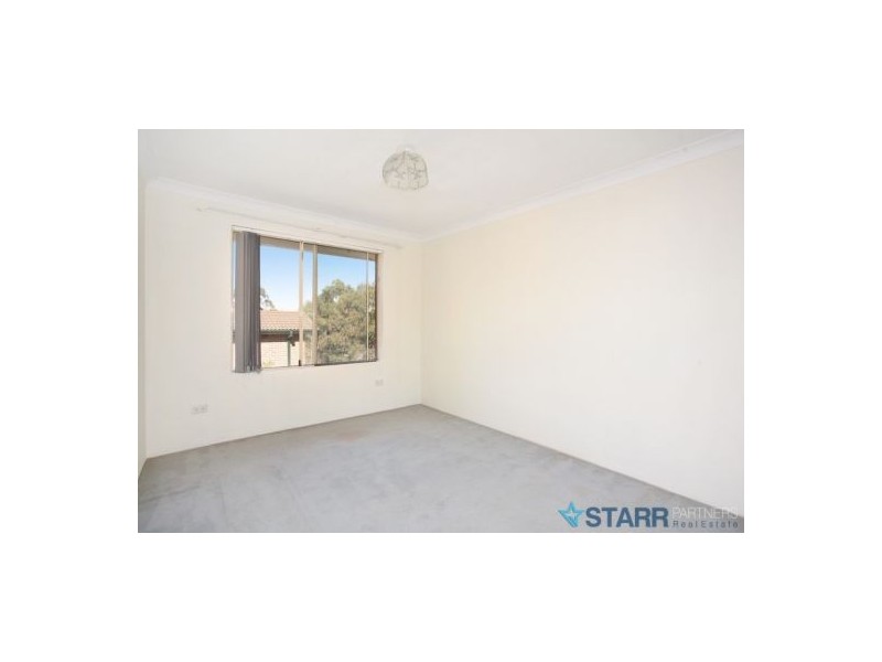 8/39 Windsor Road, Merrylands NSW 2160