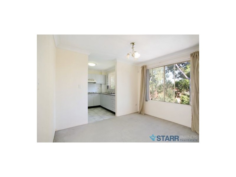 8/39 Windsor Road, Merrylands NSW 2160