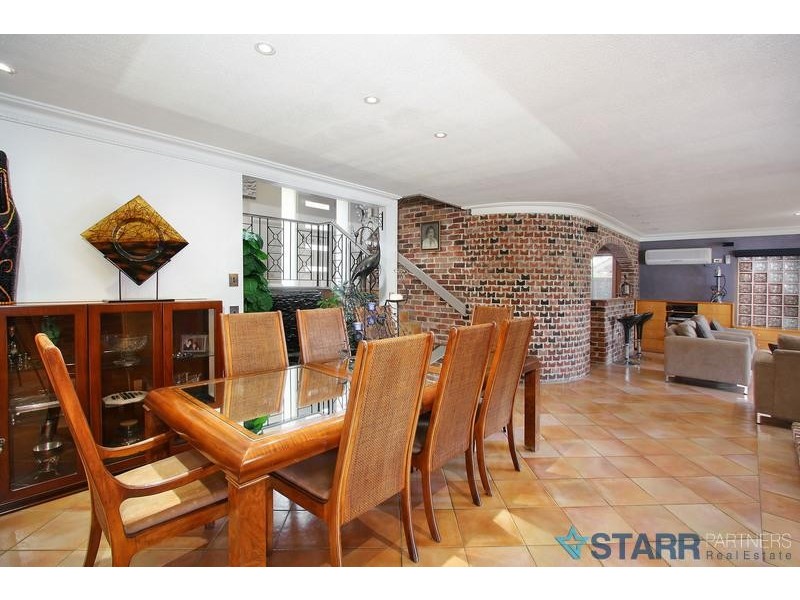 8 Begovich Crescent, Abbotsbury NSW 2176