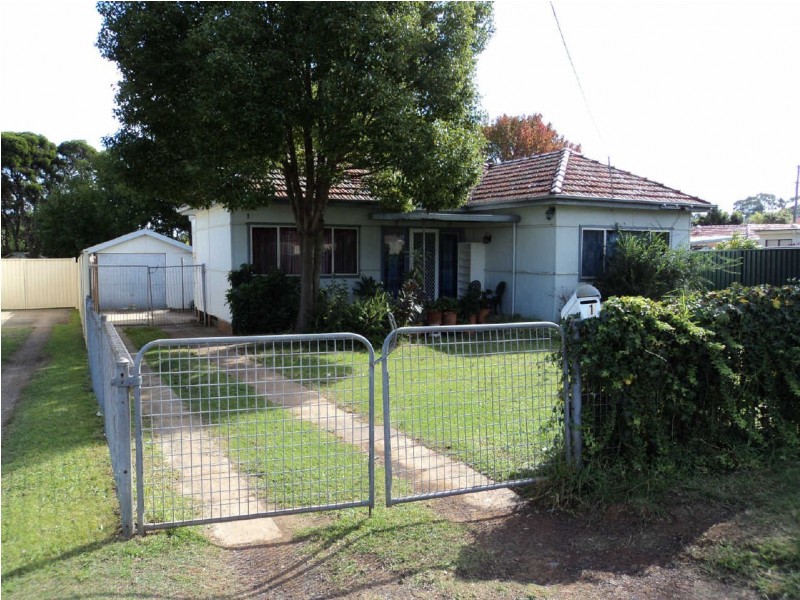 1  Johnstone Street, Guildford NSW 2161
