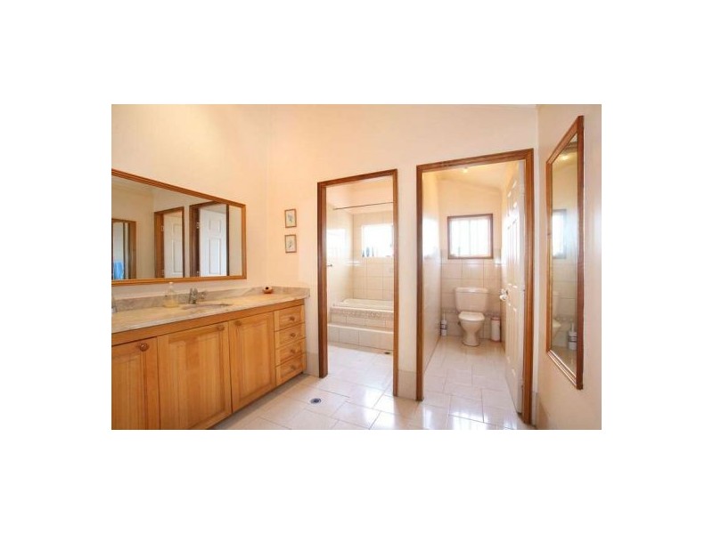 42 Casino Road, Greystanes NSW 2145