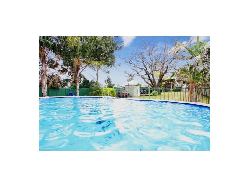 4 The Esplanade, Guildford NSW 2161