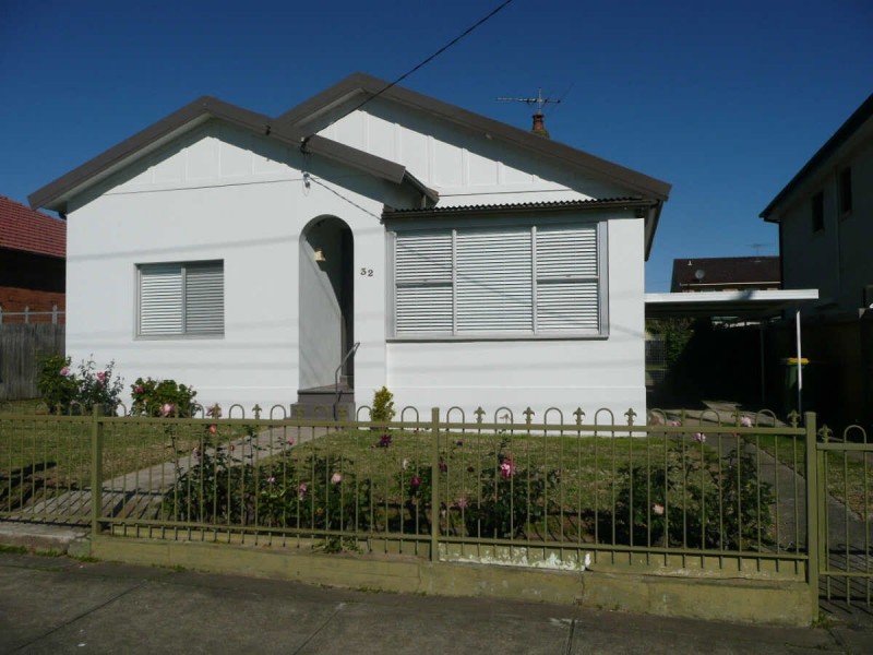 32  LOCKSLEY AVENUE, Merrylands NSW 2160