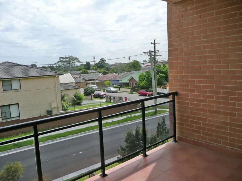 04/51  CROSS STREET, Guildford NSW 2161
