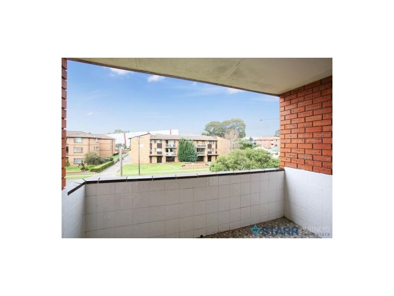 4/25 Neil Street, Merrylands NSW 2160
