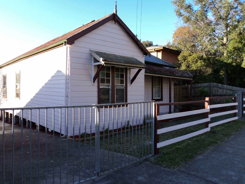 82  THE ESPLANADE, Guildford NSW 2161