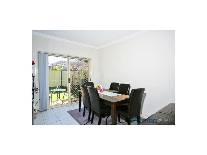 2/22 Park Street, Merrylands NSW 2160